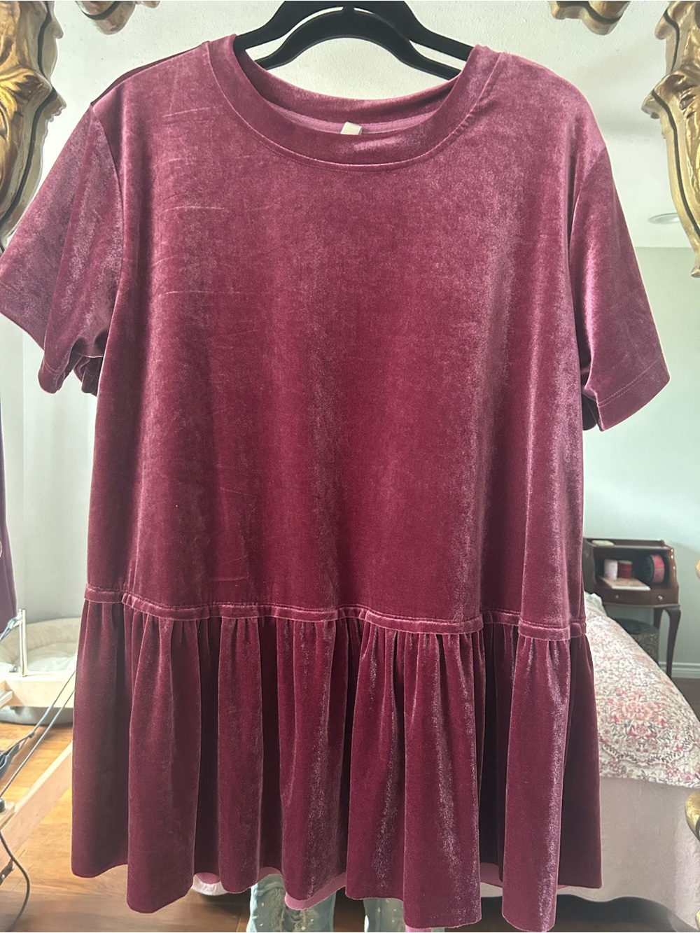 Wishlist Velvet Peplum Tee in Deep Wine Sz Large